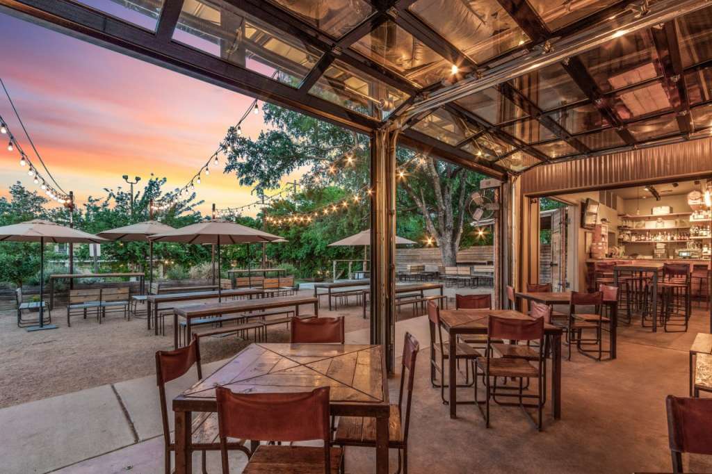 14 Outdoor Restaurants & Bars With Patios in Austin, TX UrbanMatter