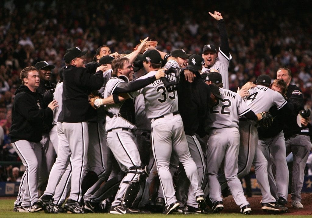 The White Sox versus the Cubs: a cross-town rivalry comparison – FHC Sports  Report