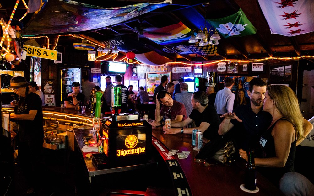 The 12 Absolute Best Dive Bars Near You In Chicago UrbanMatter