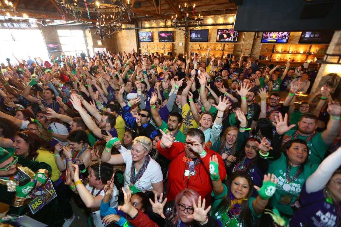 bar crawls in chicago