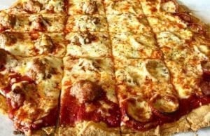 deep dish thin crust pizza chicago