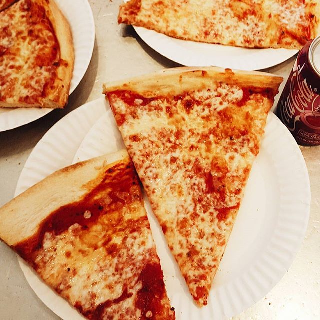 5 Best Pizza Places For a Slice of Manhattan UrbanMatter