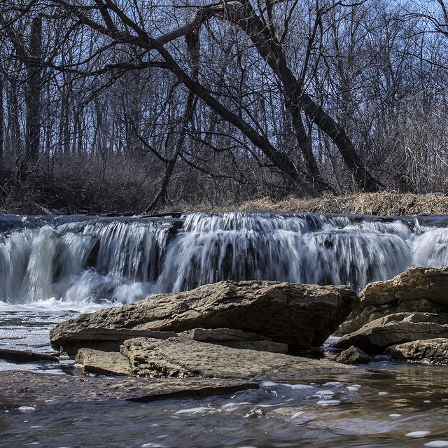 waterfall glen forest preserve hiking chicago