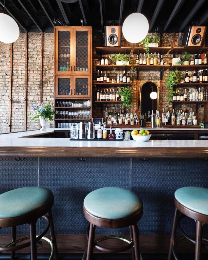 15 Best Restaurants, Bars, & Places For Solo Dining in Chicago | Urban ...