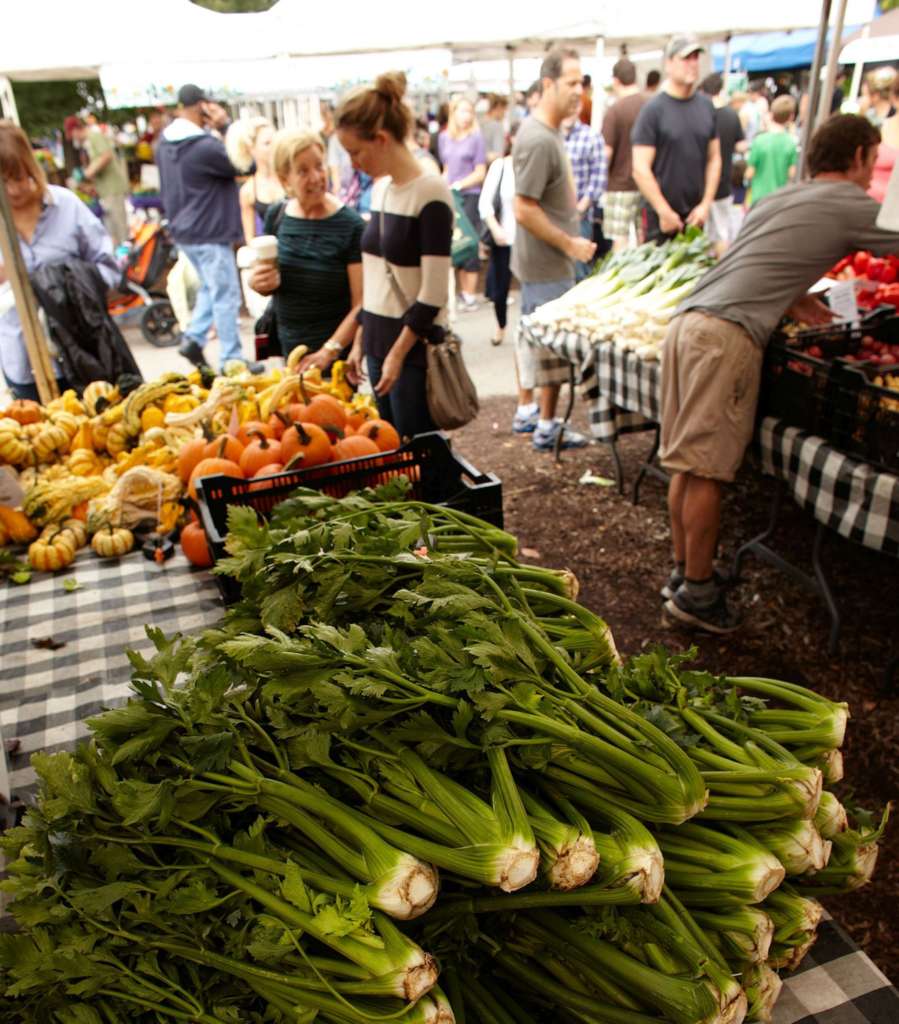 Late spring brings Green City Markets back to Chicago. (Chis Cassidy photography)