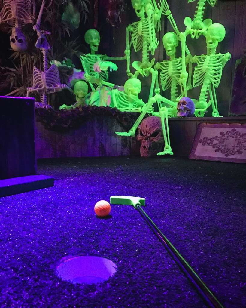 Mini-Golf Pop-Up Emporium