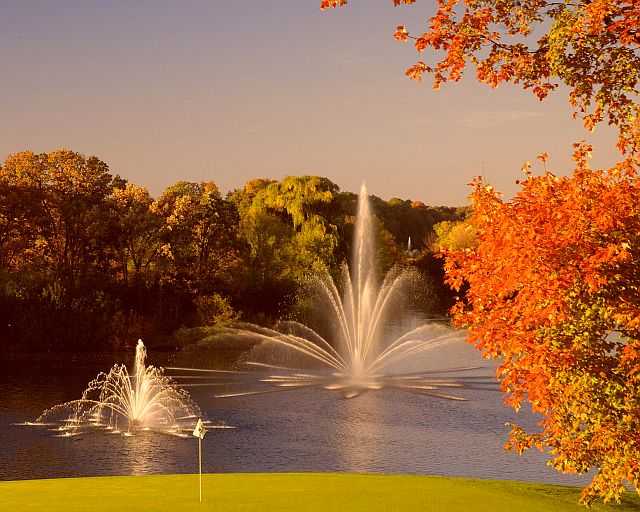 The Grand Geneva Resort is a good place to stay and dine while in Lake Geneva for fall color.