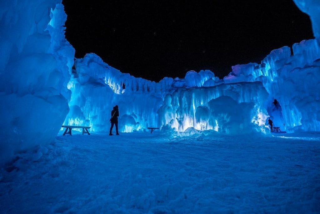 Lake Geneva's Ice Castles Are Utterly Breathtaking UrbanMatter