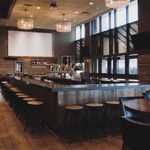 8 Best Bars Near the United Center UrbanMatter