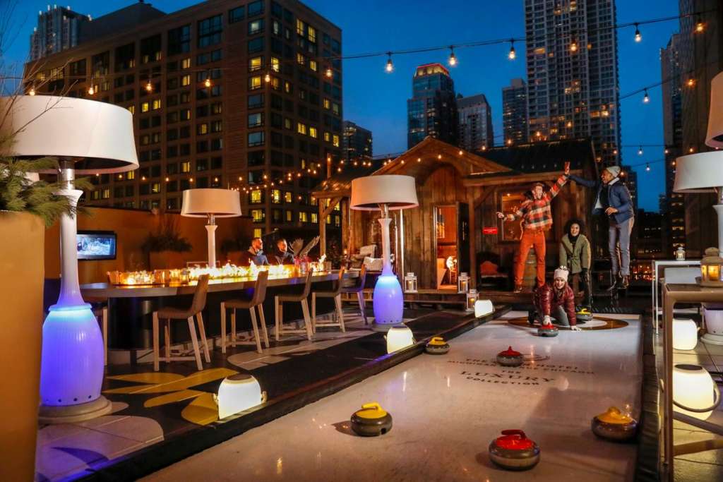 Best Chicago Outdoor Bars Near You With Heated Seating ...