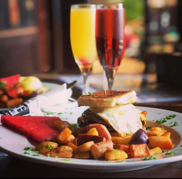 Best Chicago Outdoor Bars Near You With Heated Seating UrbanMatter