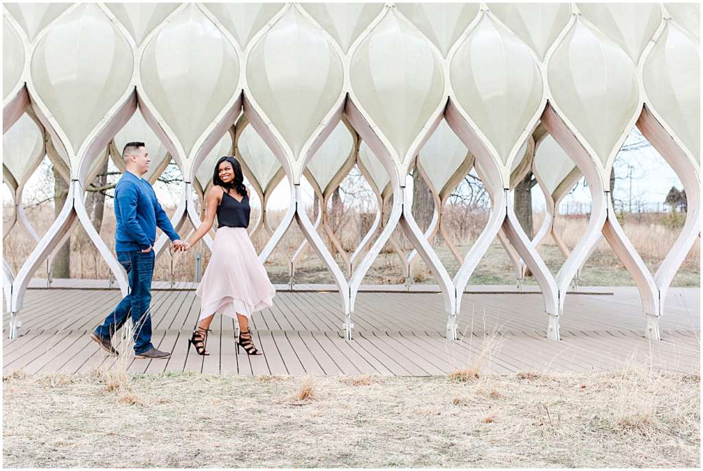 Lincoln Park Engagement Photos in Chicago by Hanna Walkowaik