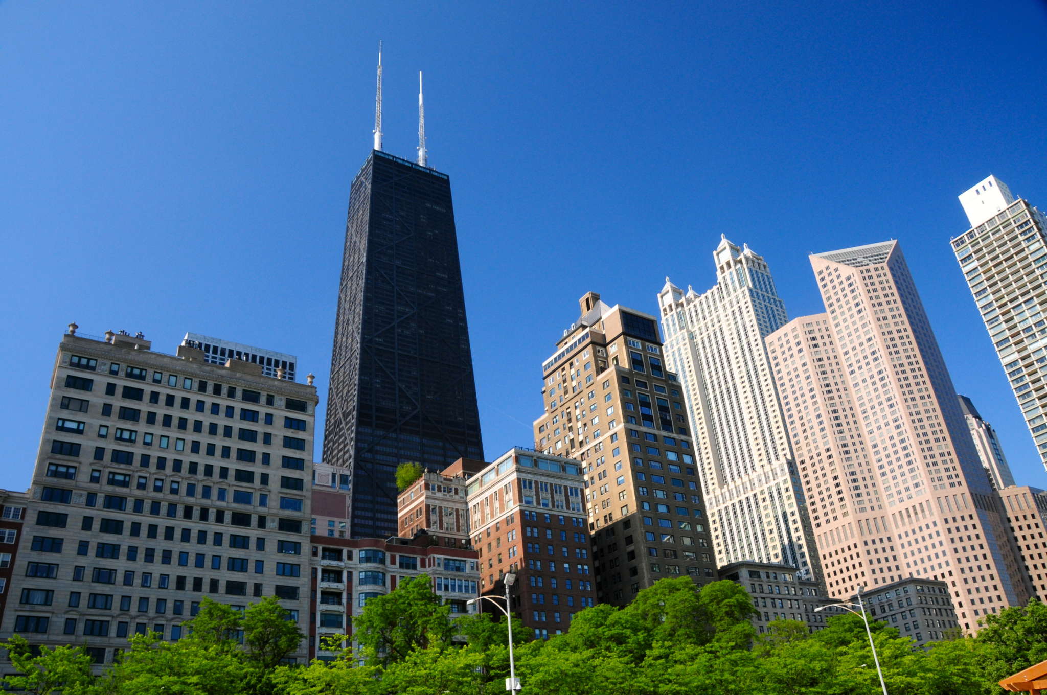 9 Most Iconic Buildings & Architecture in Downtown Chicago | UrbanMatter