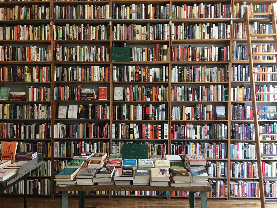 7 Independent Bookstores In Chicago That Deliver Urbanmatter