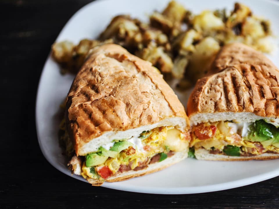 7 Best Restaurants With Breakfast Delivery Near You in Chicago | UrbanMatter