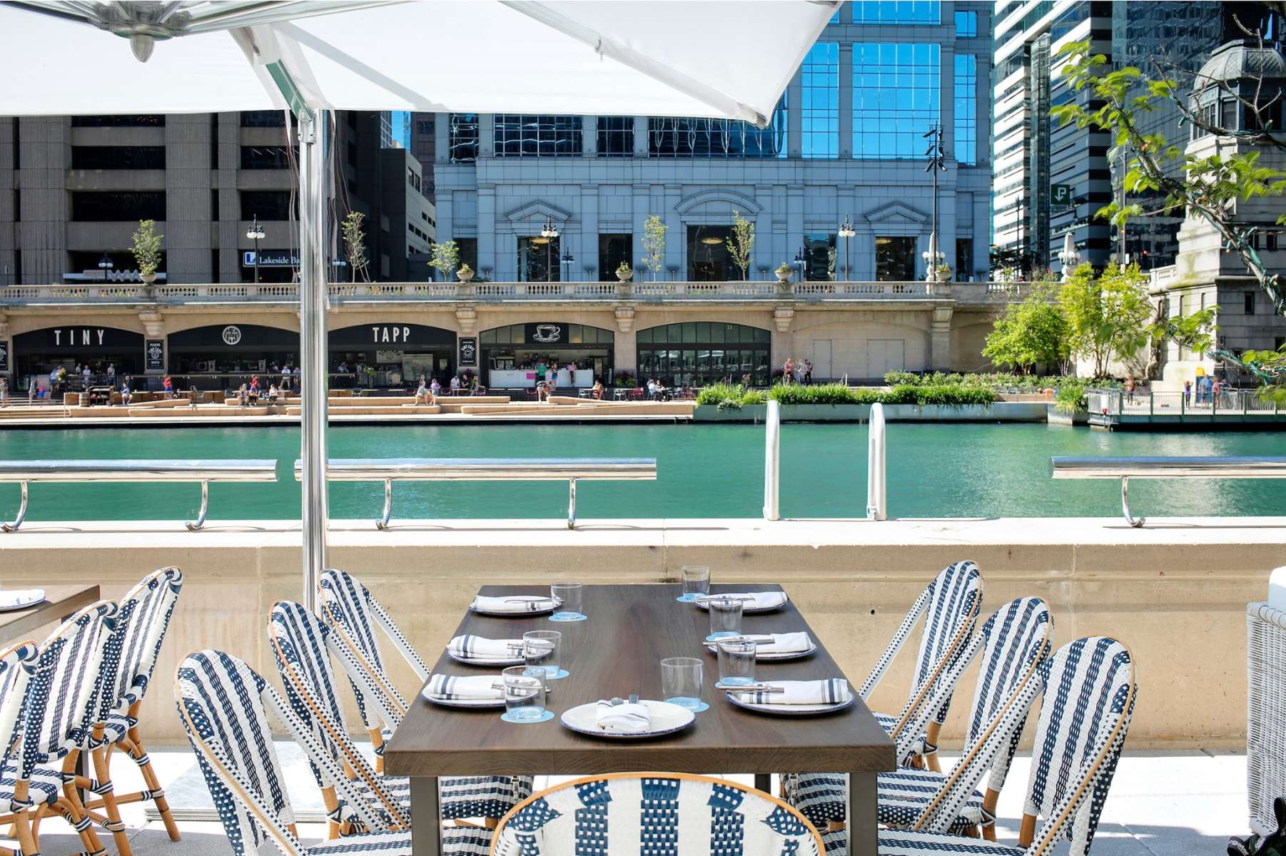15 Waterfront Restaurants to Hit Up This Summer in Chicago UrbanMatter