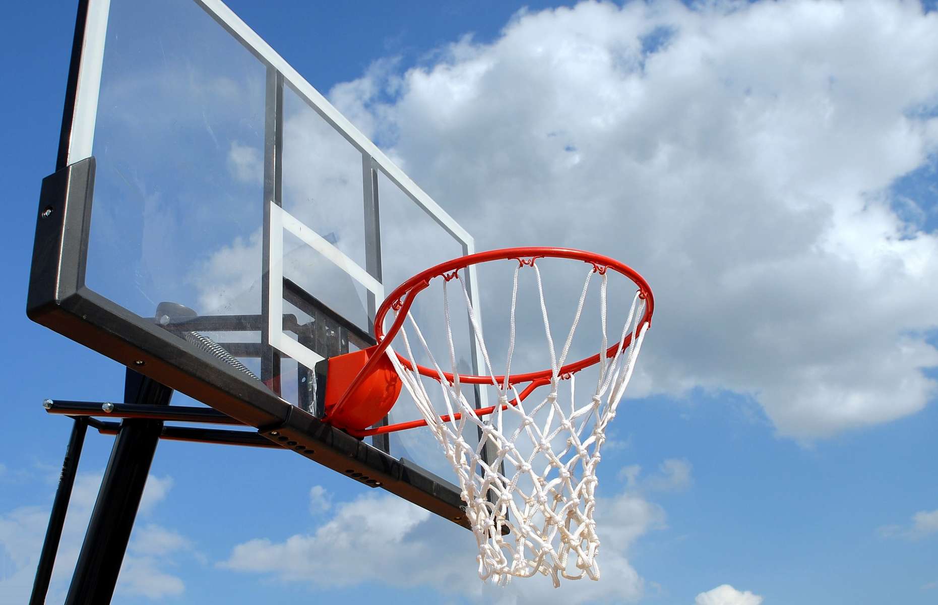 Outdoor Basketball Courts in Chicago