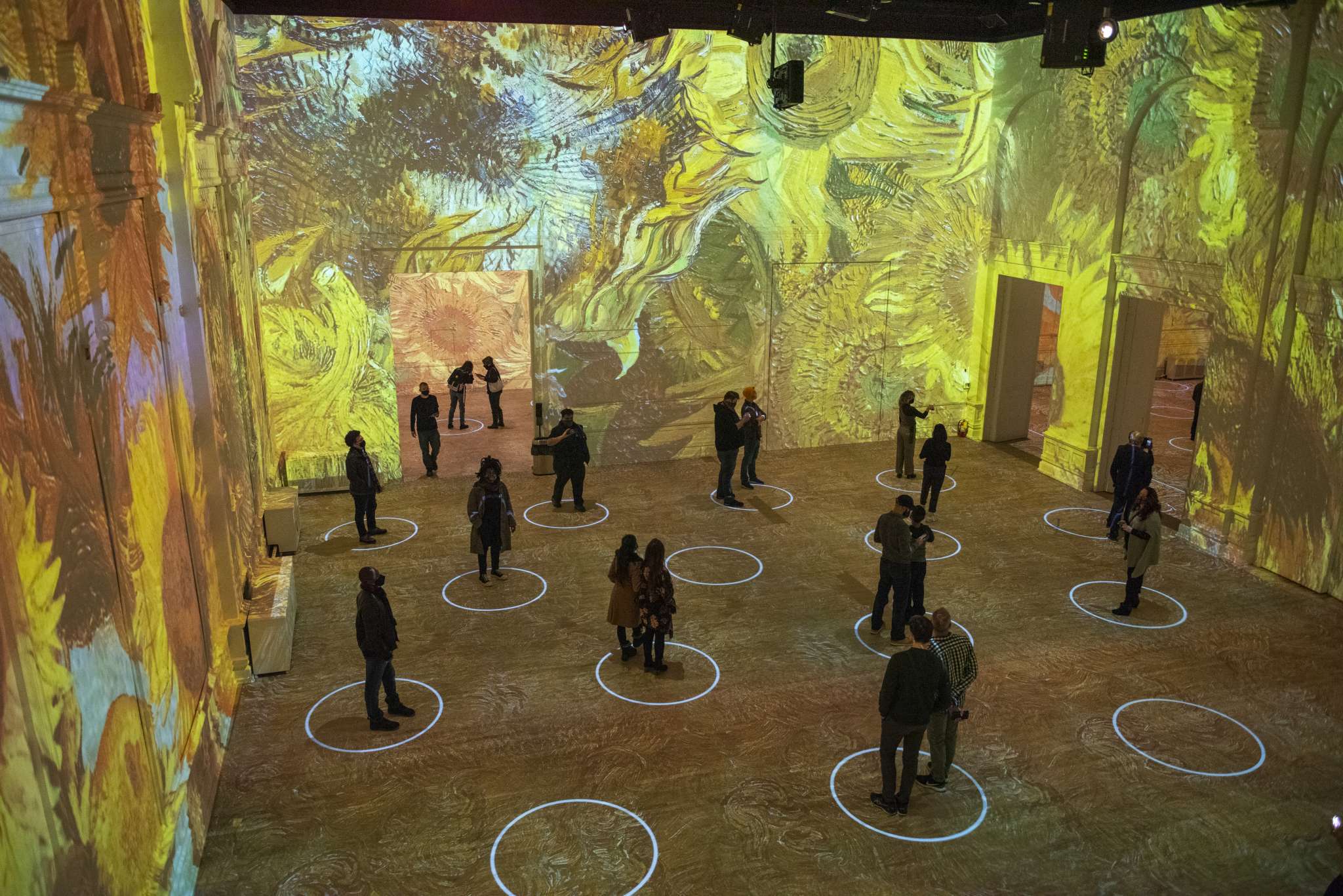 The Immersive Van Gogh Exhibit is Officially Open in Chicago UrbanMatter