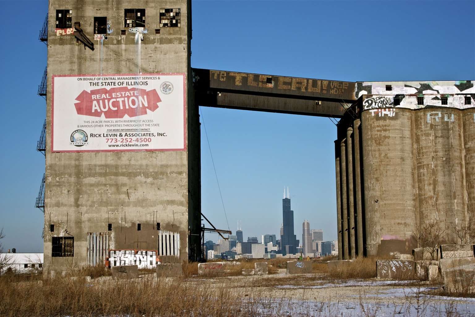 6 Abandoned Places in Chicago You Should Visit For a Spooky Adventure