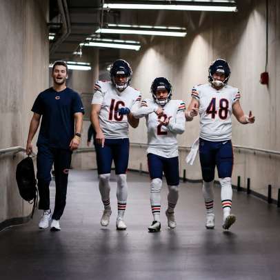 chicago sports gift guide - featured image