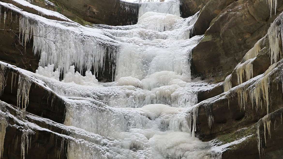 snow hikes in Chicago state parks
