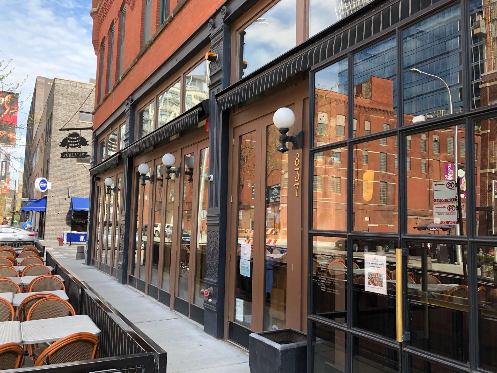 restaurants with heated patio in Chicago