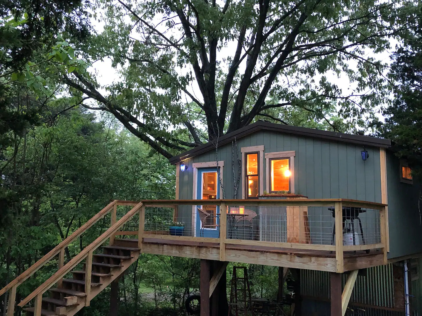 jybird cabin in the woods