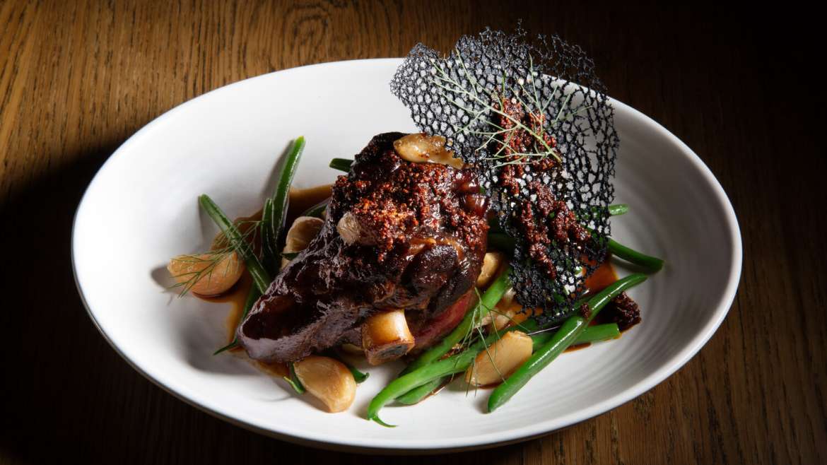 George Trois Group aboyer meal steak