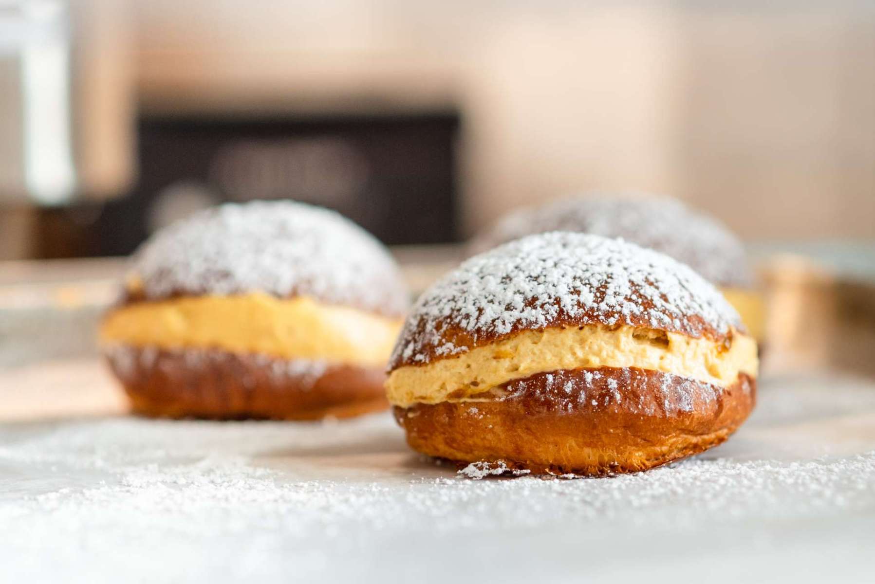 public quality bread cream puffs