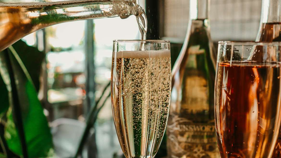 unsplash image for best prosecco in chicago