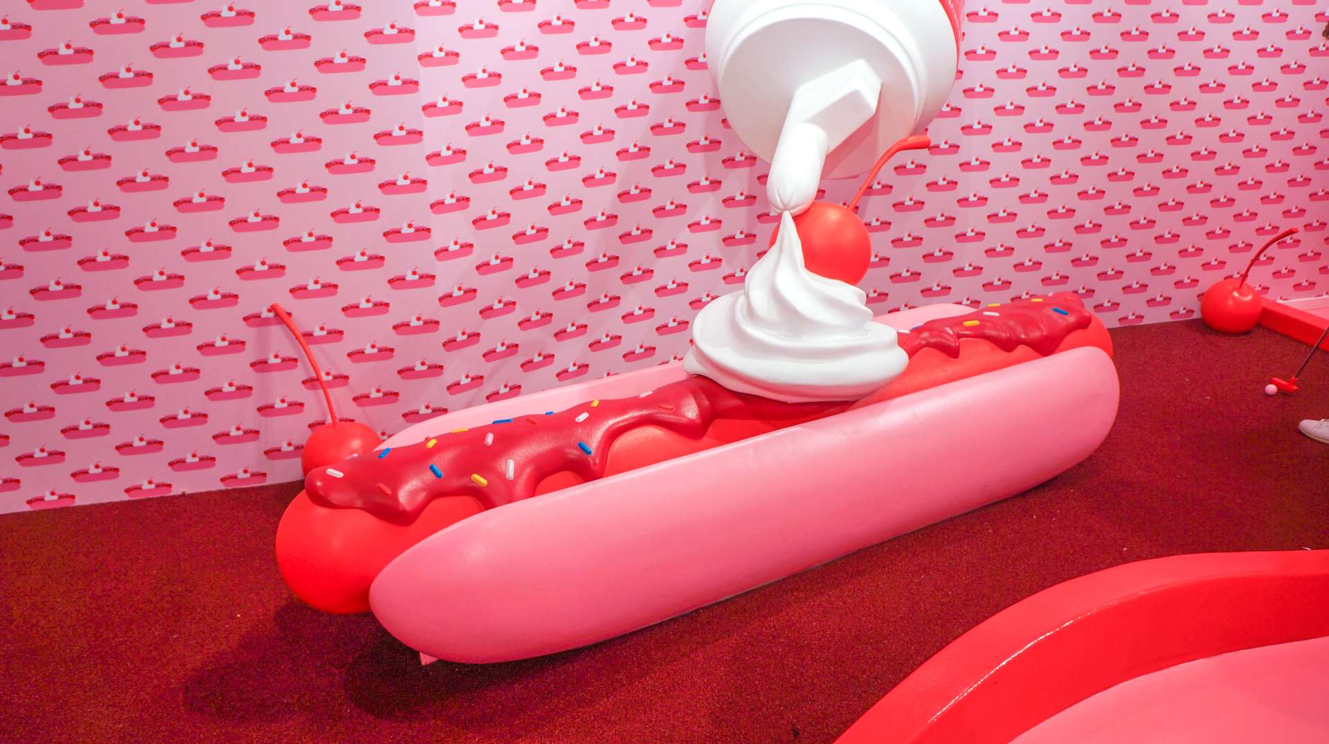 museum of ice cream hotdog mini golf course