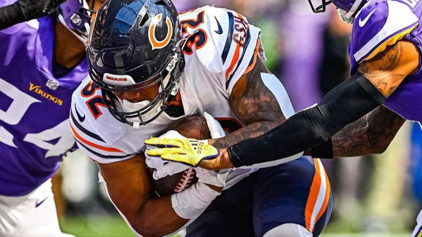 NFC North Standings post featured image of Chicago Bears’ running back, David Montgomery