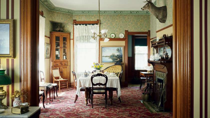 historic homes in chicago hemingway birthplace in oak park dining room
