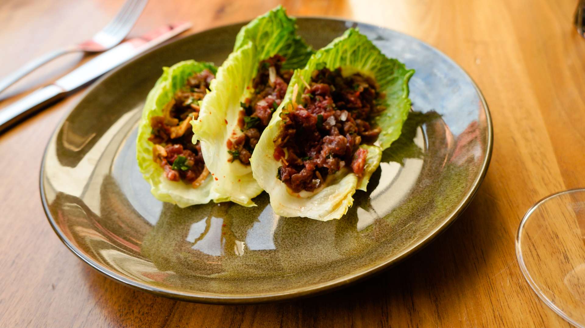 beef tartar dusek's tavern 