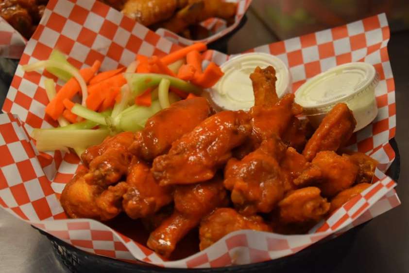 8 Best Places to Get Delicious Hot Wings Near Phoenix | UrbanMatter Phoenix