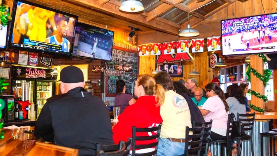 12 Best Sports Bars to Visit Near Phoenix UrbanMatter Phoenix