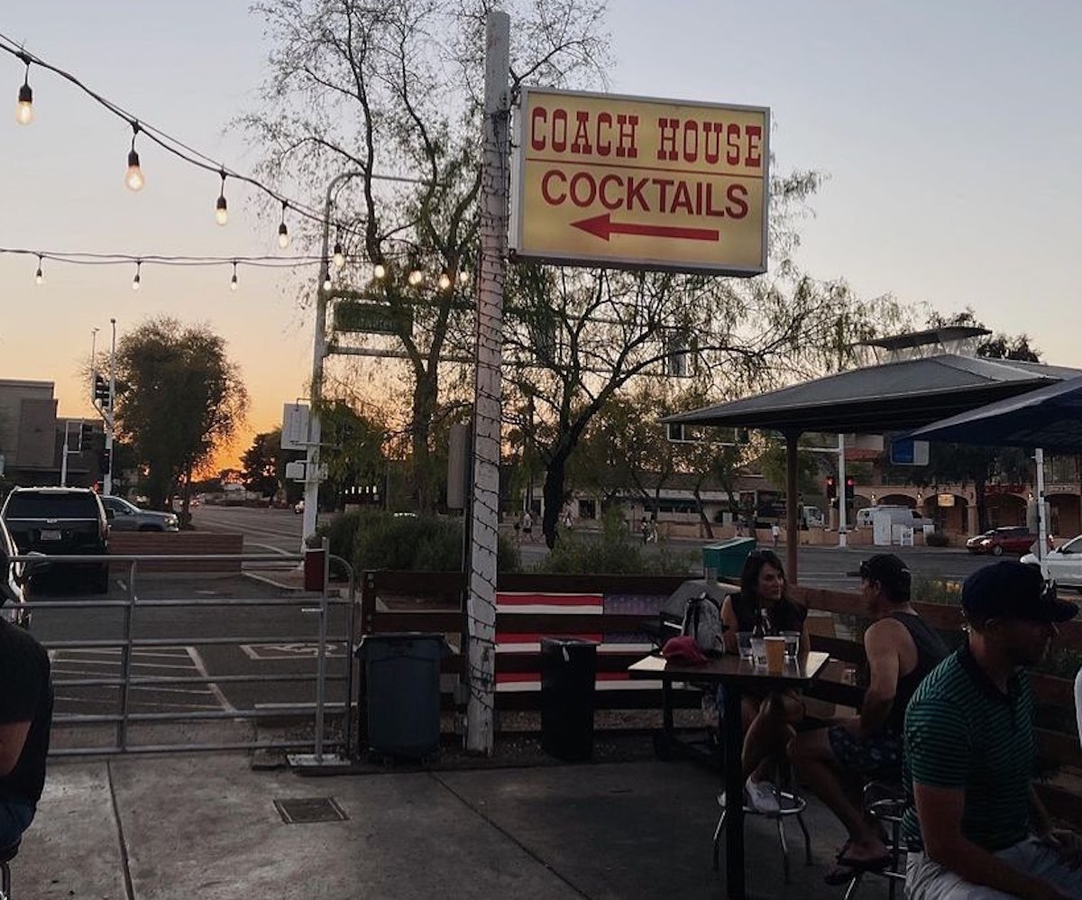 Popular Dive Bars Scottsdale