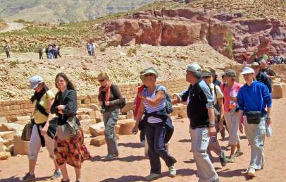 guided walking tours in the valley