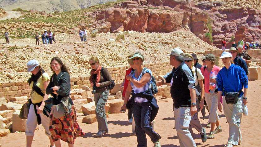 guided walking tours in the valley