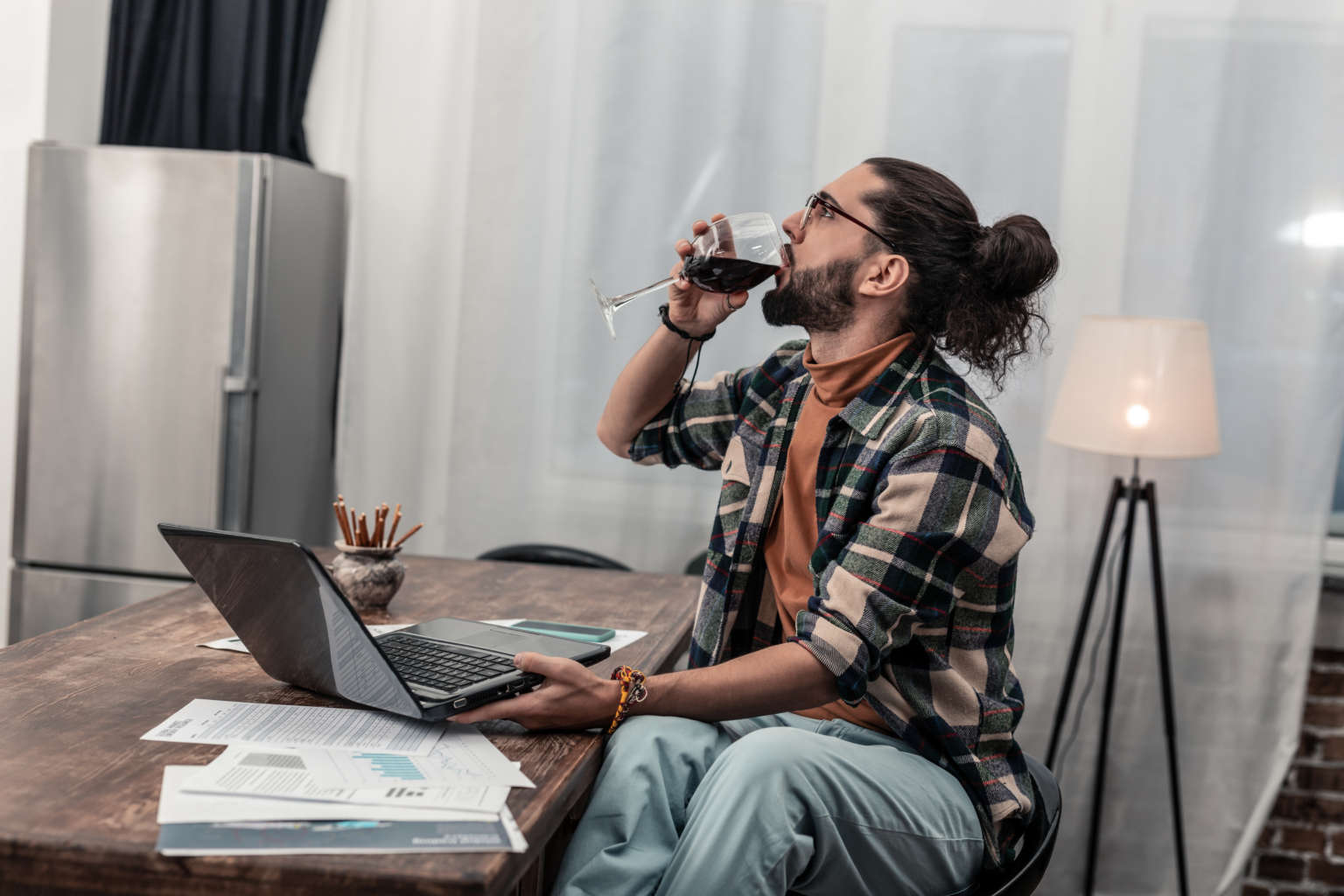 6 Drinking Games to Play With Your Friends Online on Zoom UrbanMatter