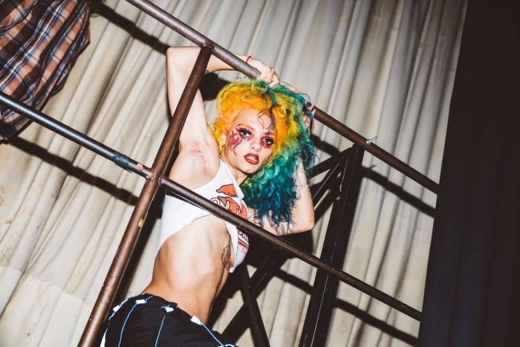 virtual drag shows