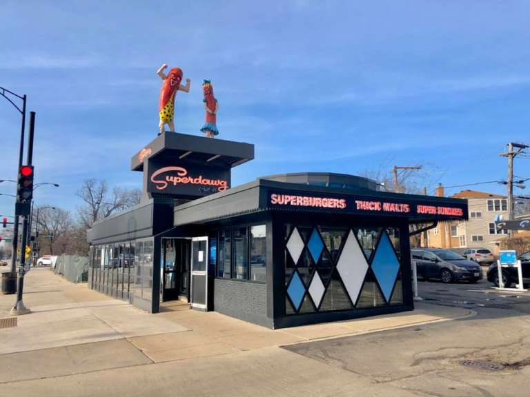 25 Best Hot Dog Restaurants & Stands in America to Visit UrbanMatter