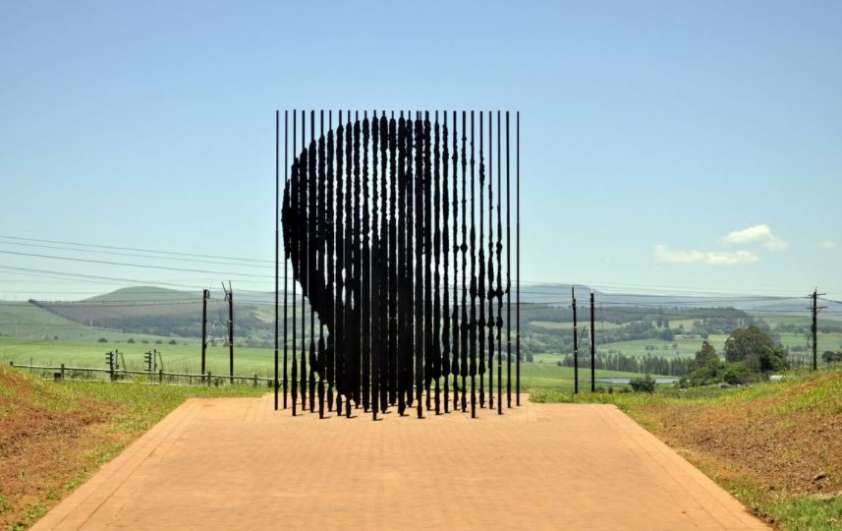 8 Famous Statues & Monuments You Must See Around the World UrbanMatter