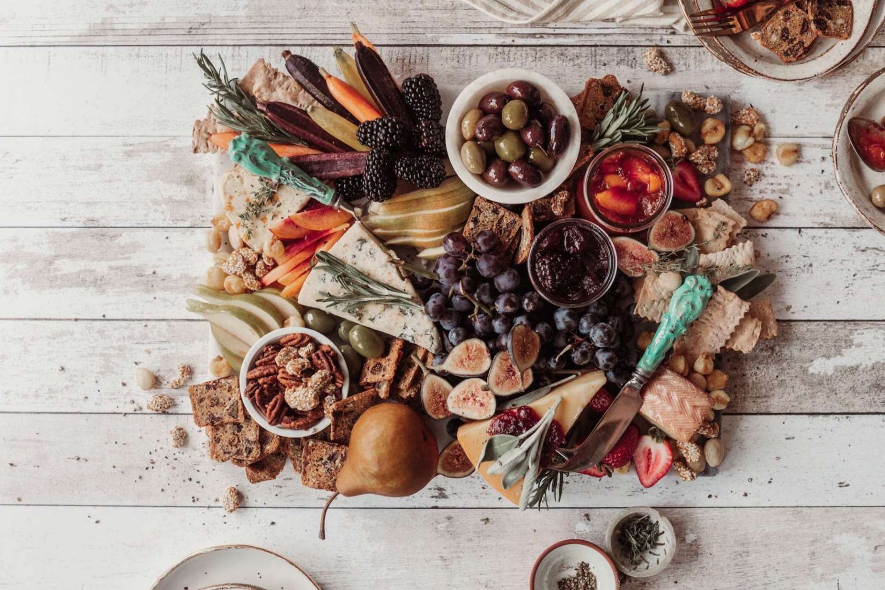 8 Non-Traditional Christmas Dinner Ideas to Try in 2020 | UrbanMatter