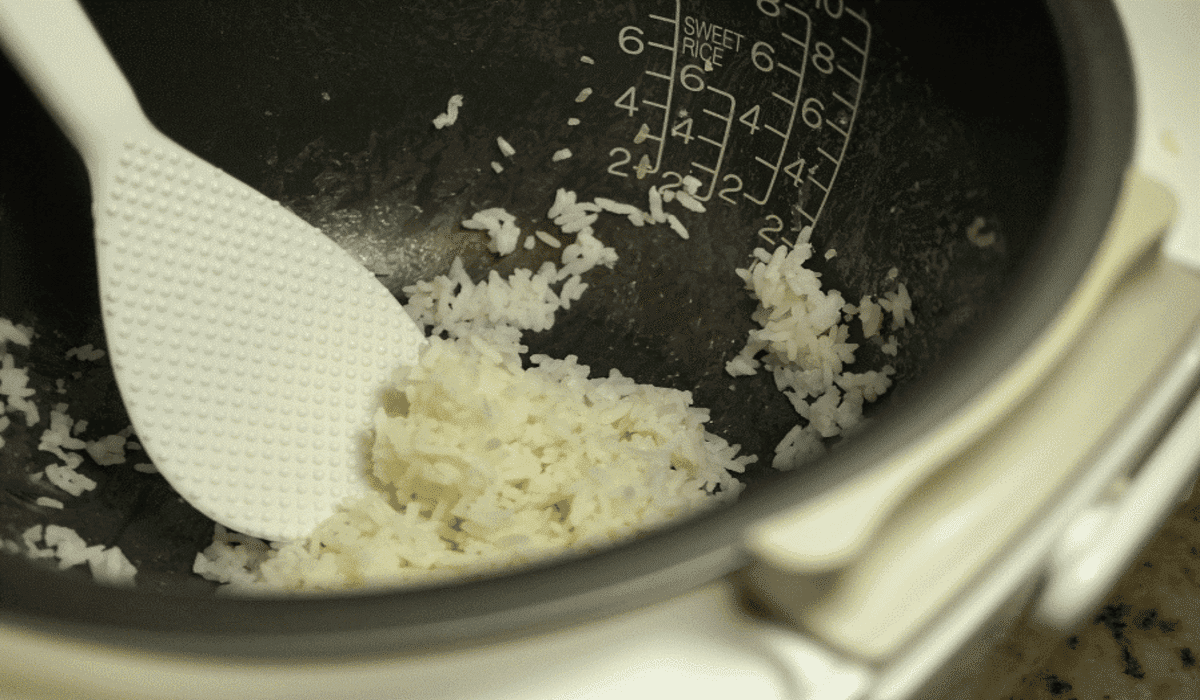 How 'Keep Warm' Technology Works in Rice Cookers UrbanMatter