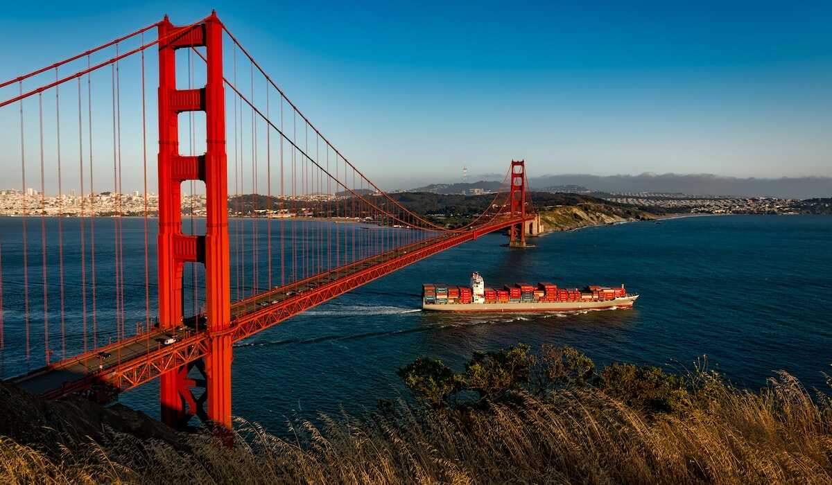 ship carrying container