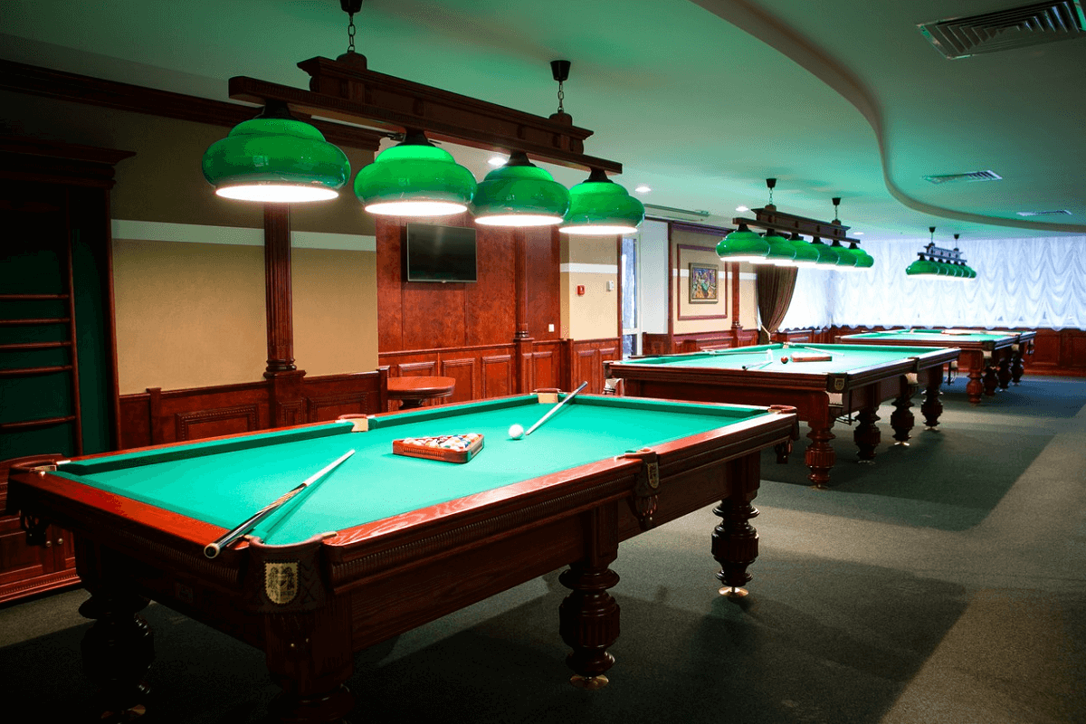 MostBet Snooker Table