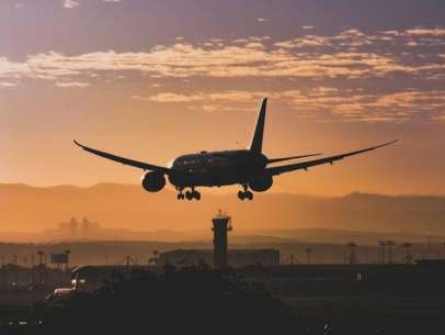 plane landing