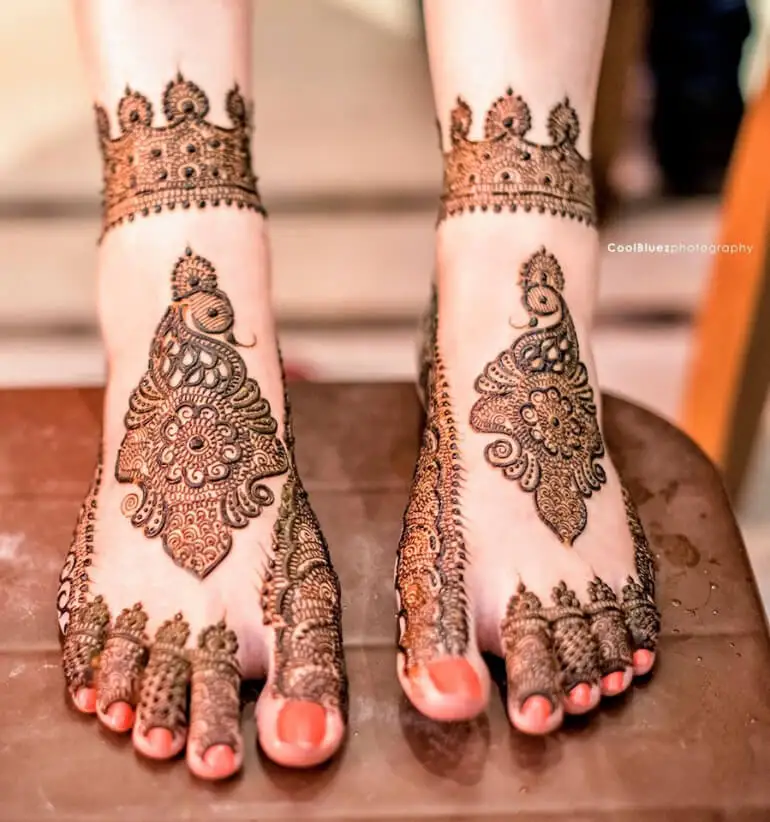 Arabic Mehndi Design for Leg