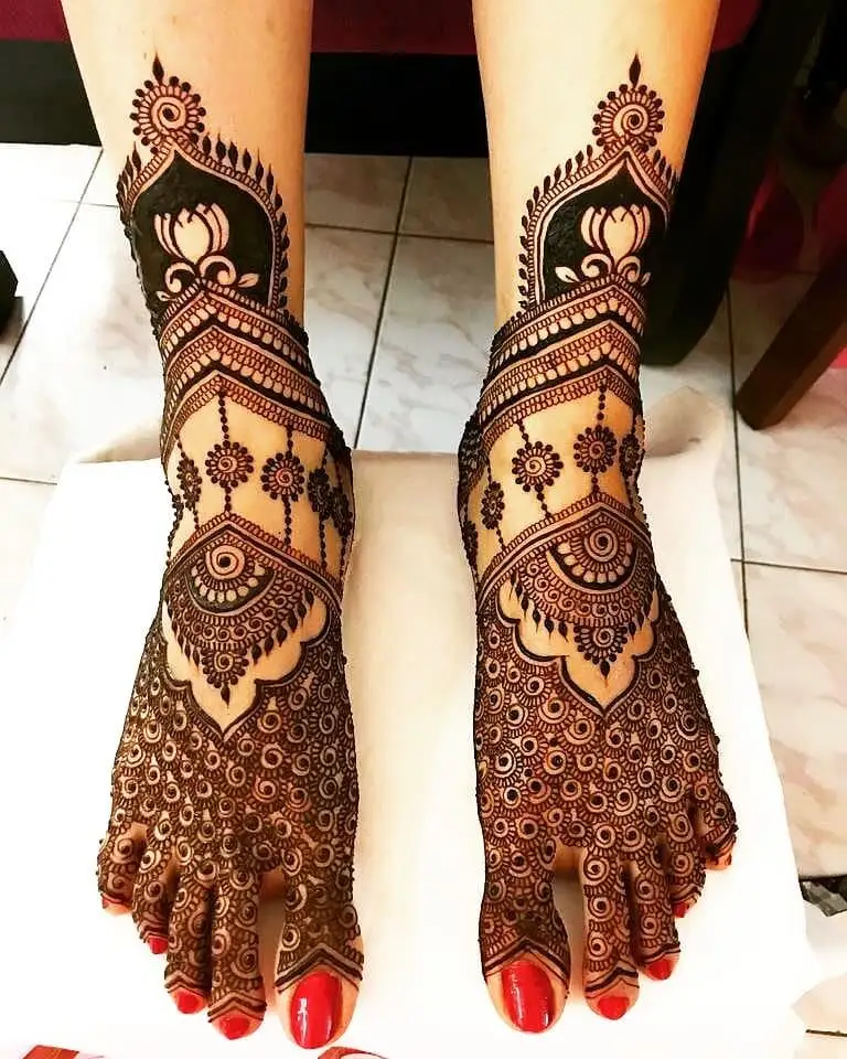 Mandala Leg Mehndi Design